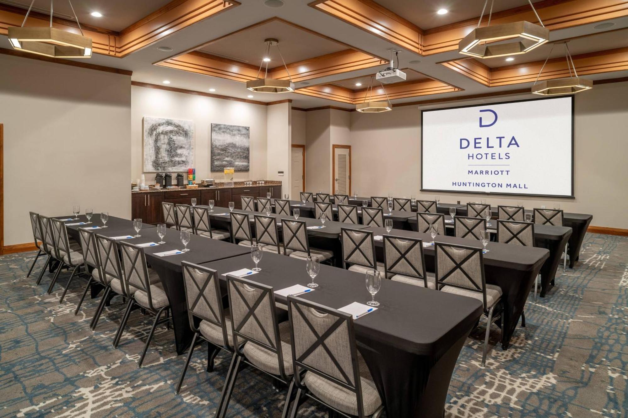 Delta Hotels By Marriott Huntington Mall Barboursville Екстериор снимка