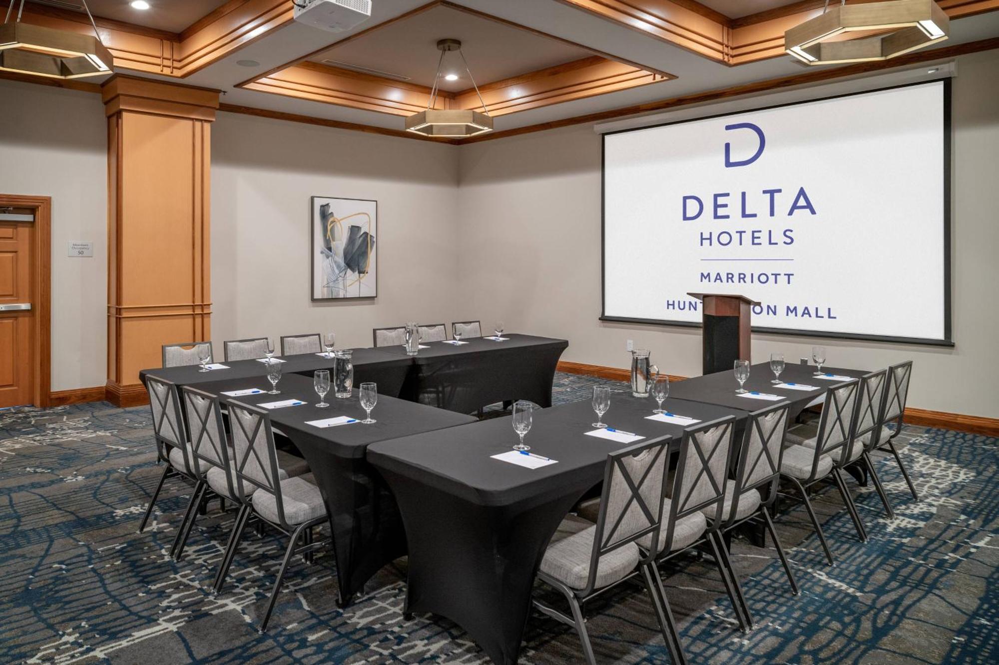 Delta Hotels By Marriott Huntington Mall Barboursville Екстериор снимка