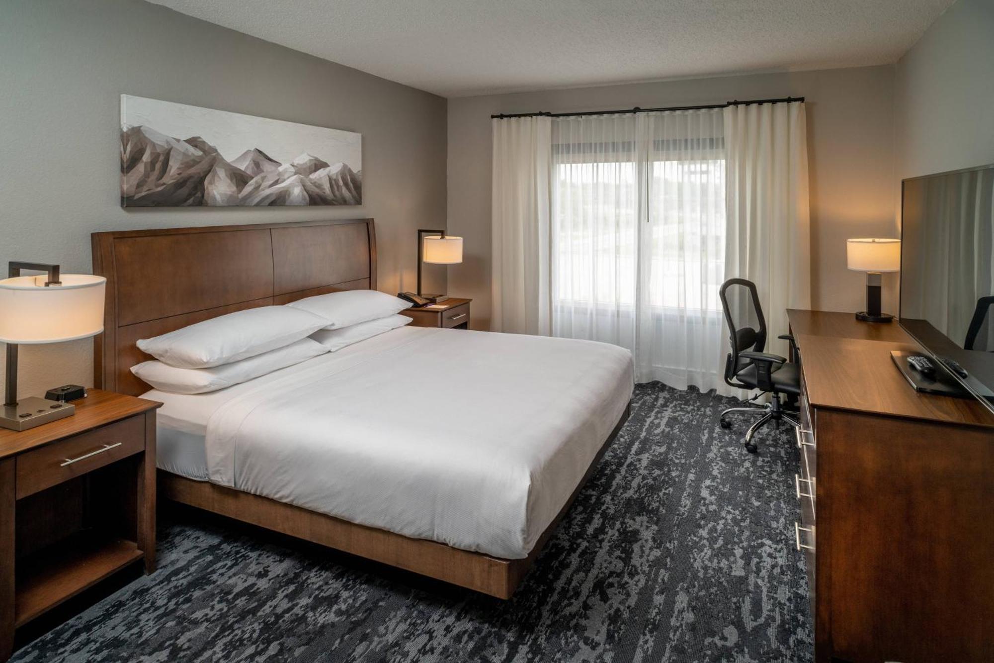 Delta Hotels By Marriott Huntington Mall Barboursville Екстериор снимка