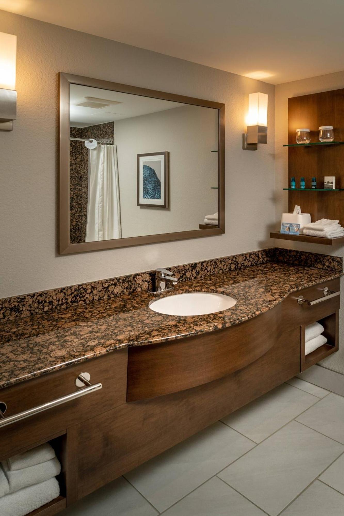 Delta Hotels By Marriott Huntington Mall Barboursville Екстериор снимка