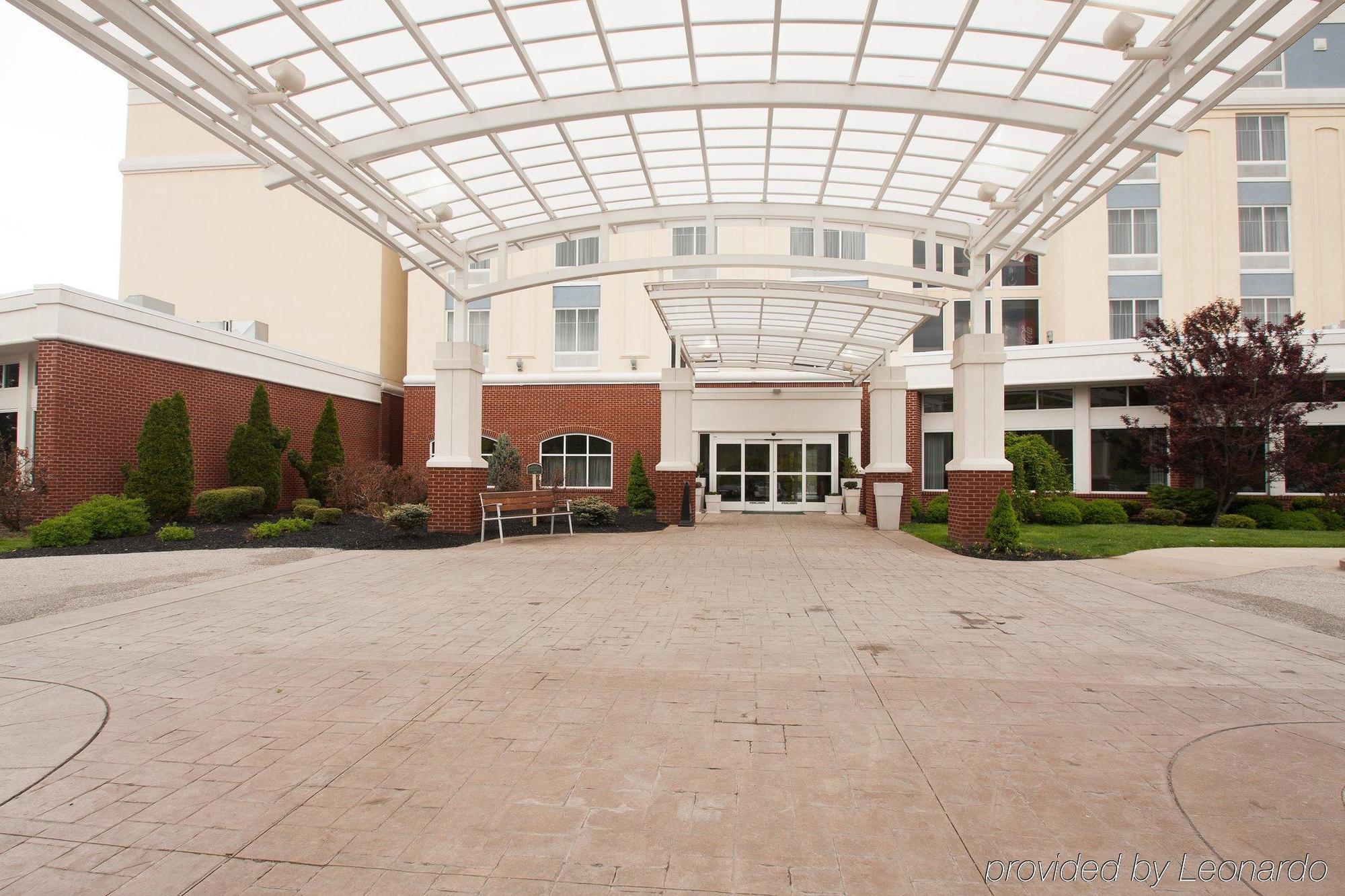Delta Hotels By Marriott Huntington Mall Barboursville Екстериор снимка